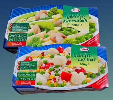 Jütro Gemüse auf Nudel oder Reis