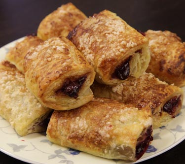 Blätterteig m. Apfel- Kirsch- oder Schoko-Füllung