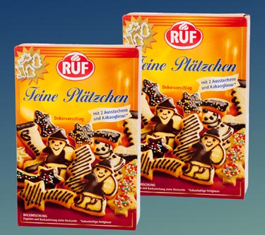 Feine Plätzchen m. Ausstecher u. Kakaoglasur